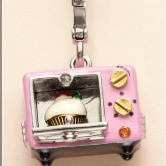 Juicy Couture Cupcake Oven Charm VINTAGE RETRO - Picture 3 of 7